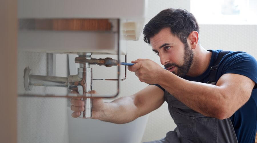 Water heater leaking fix in Edgerton, WY